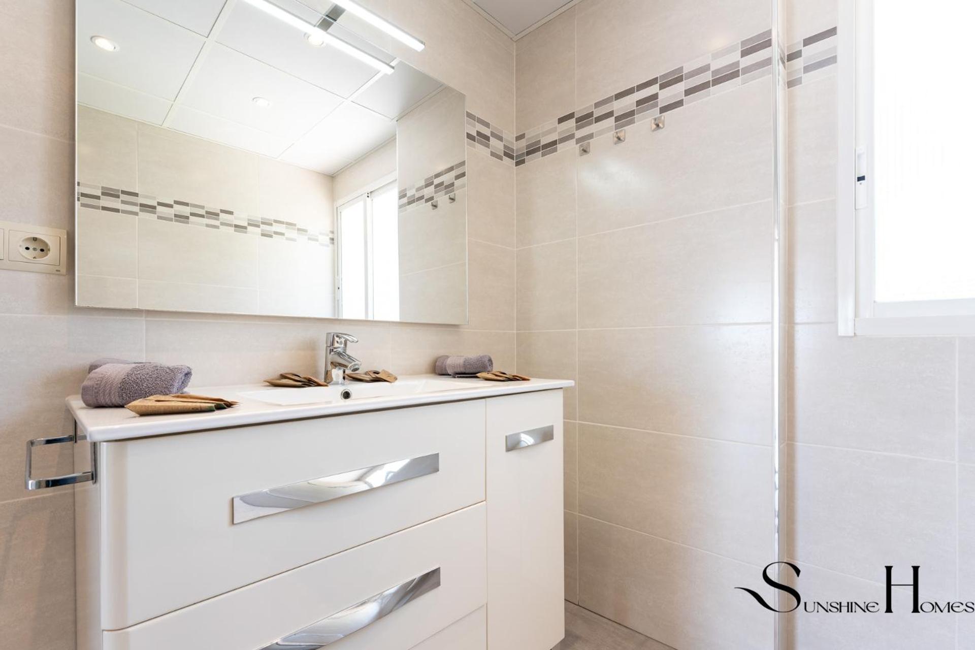 Apartment 2bed , First Line Lux *